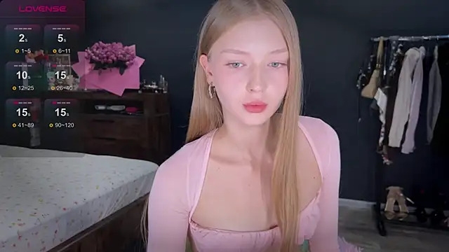 holylisssa online show from 10/05/25, 04:38