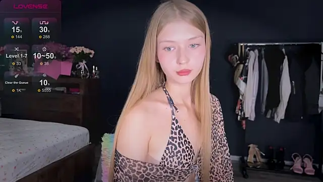 holylisssa online show from 10/08/25, 04:04