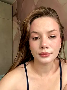 Snapshot of Rosie_Holmes_ chatting on 09/26/25, 05:11 Rosie Holmes  online show from 09/26/25, 05:11