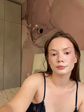 Snapshot of Rosie_Holmes_ chatting on 09/27/25, 03:22 Rosie Holmes  online show from 09/27/25, 03:22