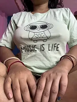 Snapshot of Priyajaanbaby chatting on 12/04/25, 10:46 Priyajaanbaby online show from 12/04/25, 10:46