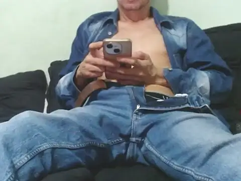 Snapshot of Breiner_hotxxl chatting on 09/10/25, 04:34 Breiner hotxxl online show from 09/10/25, 04:34