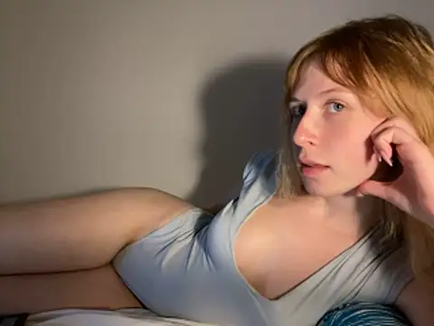 Snapshot of Lisa-5329 chatting on 11/06/25, 03:57 Lisa-5329 online show from 11/06/25, 03:57