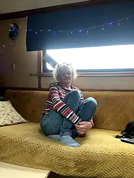 ladyboatlady online show from 12/17/25, 01:06