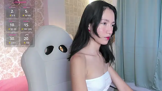 LilyThea online show from 09/17/25, 08:43