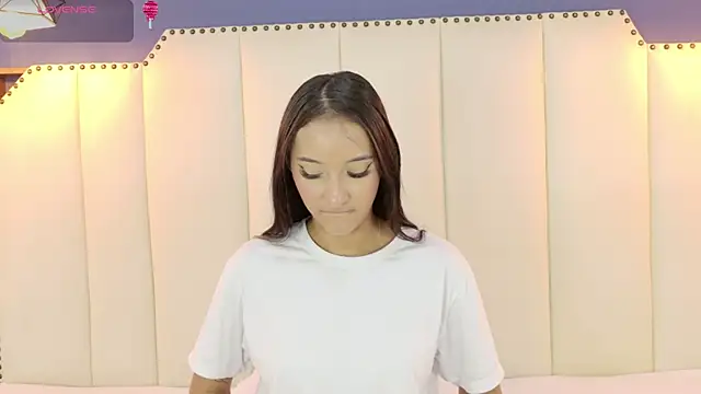 SamantaKane online show from 12/18/25, 04:51