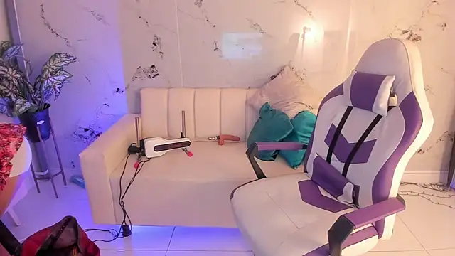 Snapshot of scarlett_enjoy1 chatting on 09/10/25, 01:22 scarlett enjoy1 online show from 09/10/25, 01:22