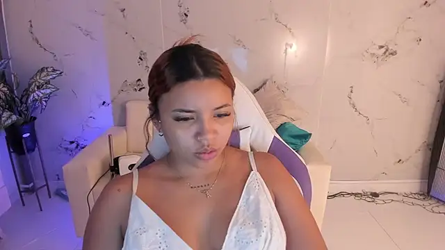 Snapshot of scarlett_enjoy1 chatting on 09/11/25, 12:27 scarlett enjoy1 online show from 09/11/25, 12:27