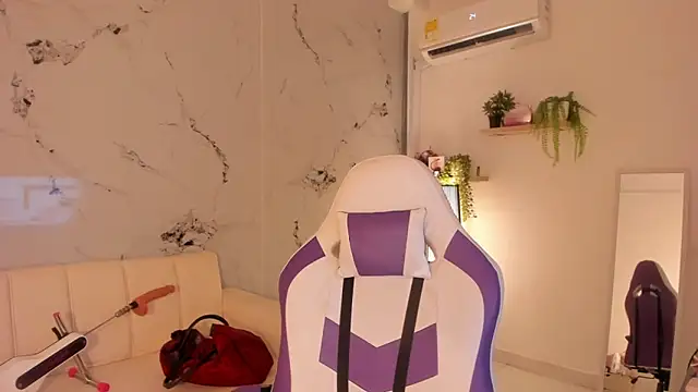 Snapshot of scarlett_enjoy1 chatting on 09/24/25, 01:58 scarlett enjoy1 online show from 09/24/25, 01:58