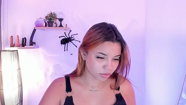 Snapshot of scarlett_enjoy1 chatting on 10/14/25, 12:50 scarlett enjoy1 online show from 10/14/25, 12:50