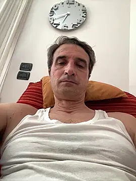 Snapshot of sasatimido chatting on 06/20/26, 04:43 sasatimido online show from 06/20/26, 04:43