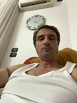 Snapshot of sasatimido chatting on 07/12/26, 12:23 sasatimido online show from 07/12/26, 12:23