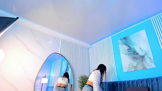 Snapshot of bellarivera_ chatting on 11/19/25, 07:14 bellarivera online show from 11/19/25, 07:14