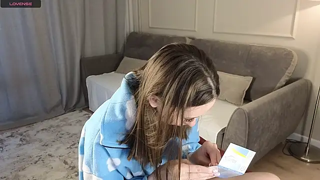 Snapshot of cutienaughtygirl chatting on 11/28/25, 08:17 cutienaughtygirl online show from 11/28/25, 08:17