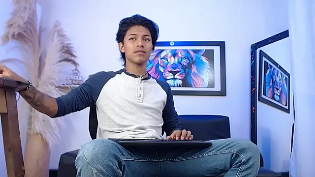 Snapshot of dreyk20 chatting on 09/10/25, 01:55 dreyk20 online show from 09/10/25, 01:55