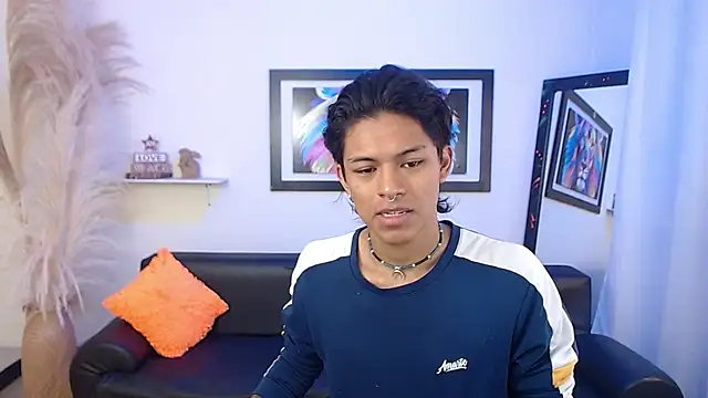 Snapshot of dreyk20 chatting on 09/17/25, 01:46 dreyk20 online show from 09/17/25, 01:46