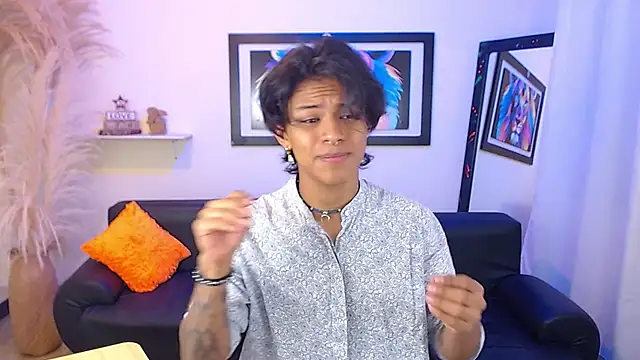 Snapshot of dreyk20 chatting on 09/18/25, 02:41 dreyk20 online show from 09/18/25, 02:41