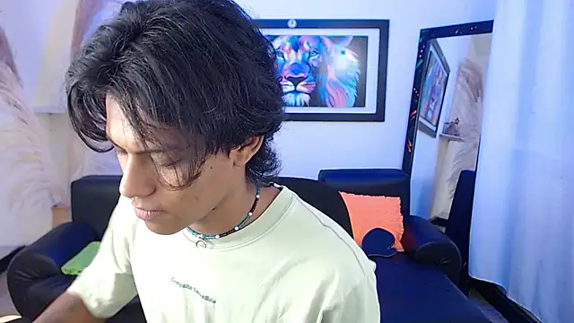 Snapshot of dreyk20 chatting on 10/06/25, 02:36 dreyk20 online show from 10/06/25, 02:36