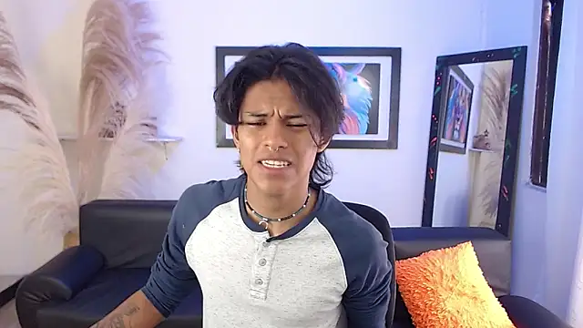 Snapshot of dreyk20 chatting on 10/07/25, 02:25 dreyk20 online show from 10/07/25, 02:25