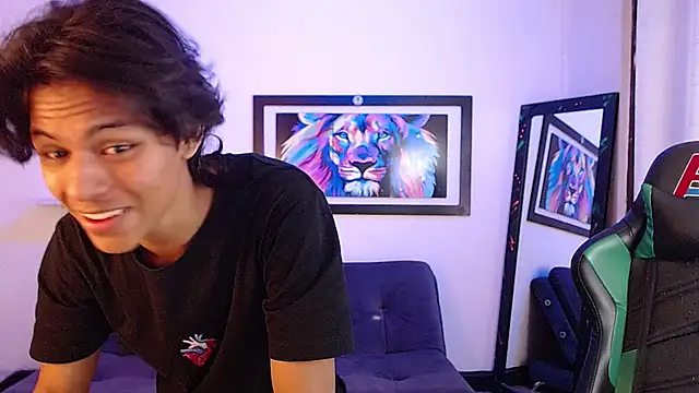 Snapshot of dreyk20 chatting on 10/23/25, 02:05 dreyk20 online show from 10/23/25, 02:05