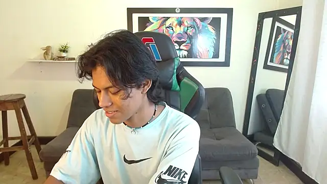 Snapshot of dreyk20 chatting on 10/27/25, 01:59 dreyk20 online show from 10/27/25, 01:59