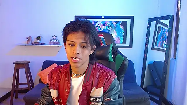 Snapshot of dreyk20 chatting on 10/30/25, 02:07 dreyk20 online show from 10/30/25, 02:07