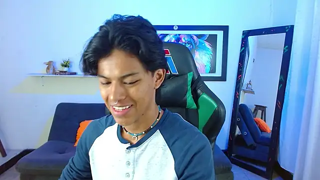 Snapshot of dreyk20 chatting on 11/08/25, 01:55 dreyk20 online show from 11/08/25, 01:55