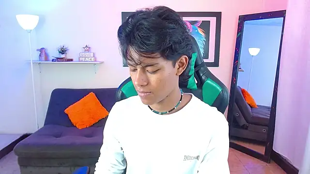 Snapshot of dreyk20 chatting on 11/27/25, 02:41 dreyk20 online show from 11/27/25, 02:41