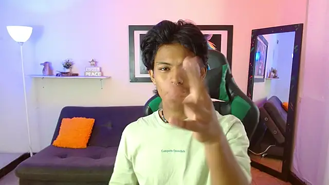 Snapshot of dreyk20 chatting on 12/03/25, 01:53 dreyk20 online show from 12/03/25, 01:53