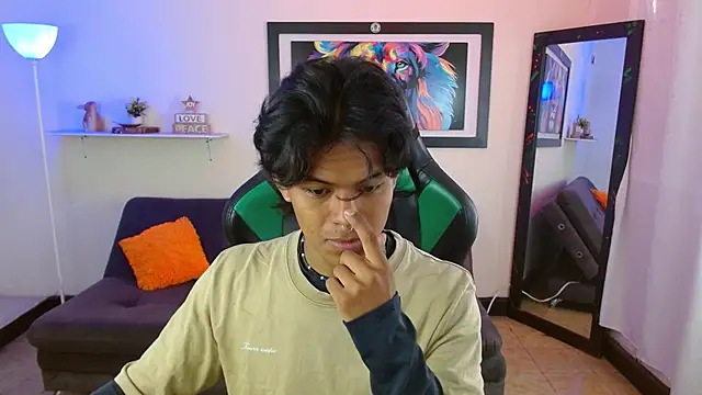 Snapshot of dreyk20 chatting on 12/04/25, 02:26 dreyk20 online show from 12/04/25, 02:26