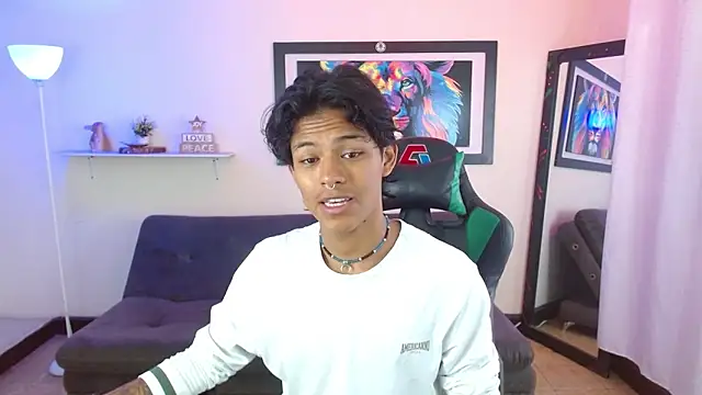 Snapshot of dreyk20 chatting on 12/15/25, 02:10 dreyk20 online show from 12/15/25, 02:10