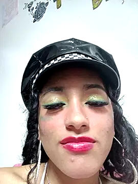 Snapshot of Kylie_Moan chatting on 11/01/25, 05:20 Kylie Moan online show from 11/01/25, 05:20