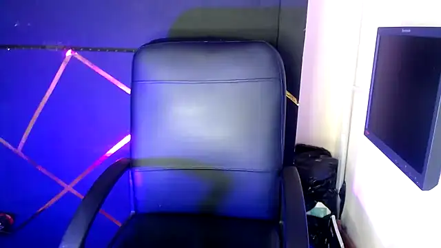 Snapshot of Kylie_Moan chatting on 12/02/25, 02:28 Kylie Moan online show from 12/02/25, 02:28