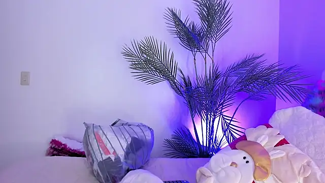 Hadid Jimenez  online show from 11/12/25, 07:46