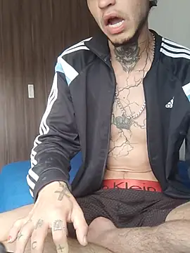 Snapshot of Tattoboy19cm chatting on 11/26/25, 05:47 Tattoboy19cm online show from 11/26/25, 05:47