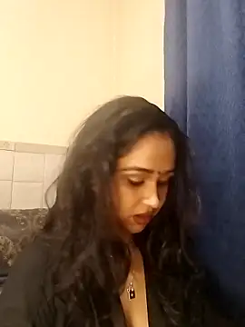 cute indianxo online show from 03/06/26, 05:42