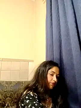 cute indianxo online show from 04/16/26, 09:39