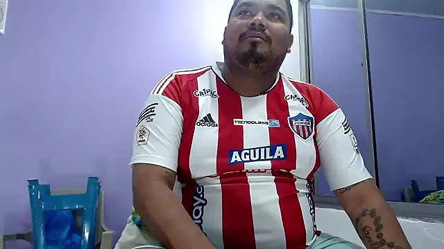 Snapshot of milan_sofia69 chatting on 01/15/26, 07:06 milan sofia69 online show from 01/15/26, 07:06