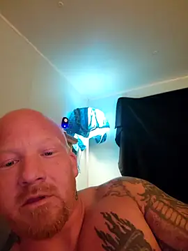 Snapshot of AntMeich6969 chatting on 10/18/25, 12:24 AntMeich6969 online show from 10/18/25, 12:24