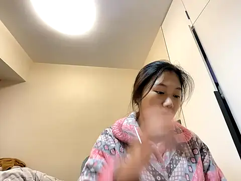 xena0501 online show from 12/15/25, 08:18