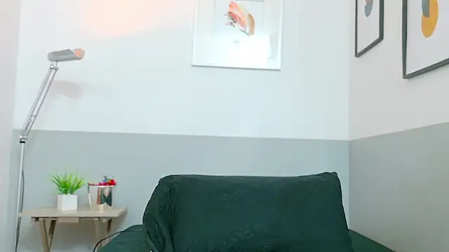 cutepetitee online show from 10/11/25, 07:56