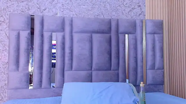 cutepetitee online show from 12/18/25, 08:04