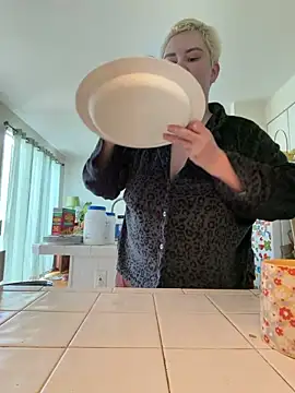 scorpiomoonbaby online show from 04/17/26, 05:05