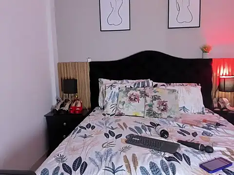 Pauline Fox online show from 03/31/26, 02:57