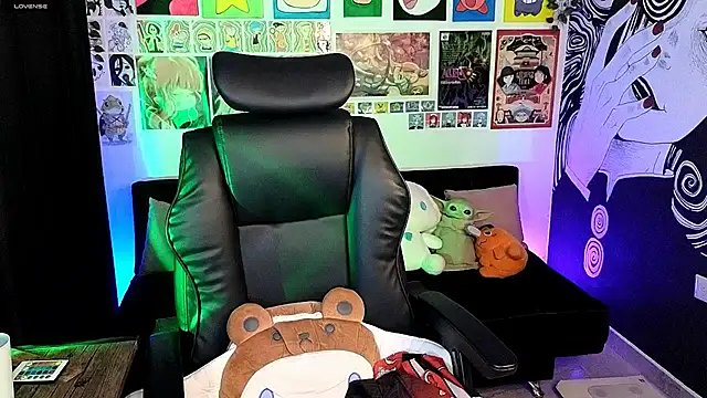 Snapshot of Yuhwan_ chatting on 11/25/25, 11:05 Yuhwan online show from 11/25/25, 11:05