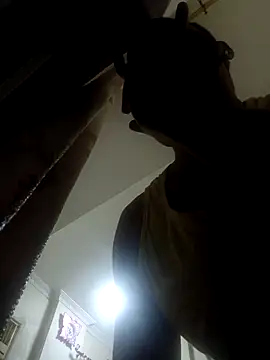 Snapshot of Trade010 chatting on 11/13/25, 03:55 Trade010 online show from 11/13/25, 03:55