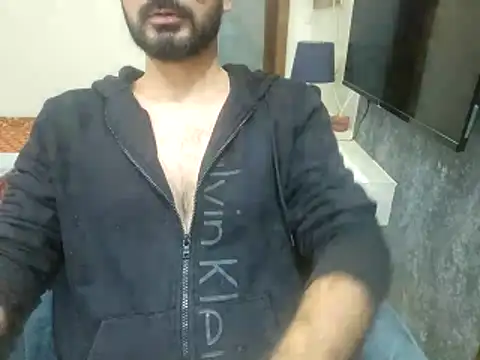 Snapshot of mlove902 chatting on 11/12/25, 07:13 mlove902 online show from 11/12/25, 07:13