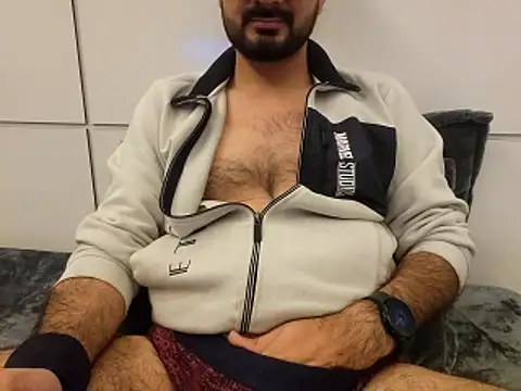 Snapshot of mlove902 chatting on 12/21/25, 07:43 mlove902 online show from 12/21/25, 07:43