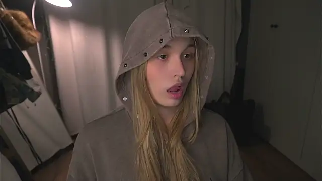 lisa schiele online show from 04/07/26, 08:20