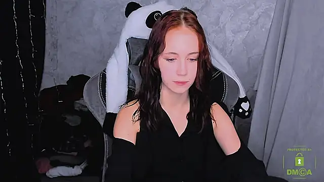 Snapshot of zaebali_ chatting on 11/08/25, 06:07 zaebali online show from 11/08/25, 06:07